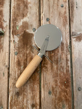 Last inn bildet i Galleri-visningsprogrammet, Pizzahjul- pizzaskjærer
