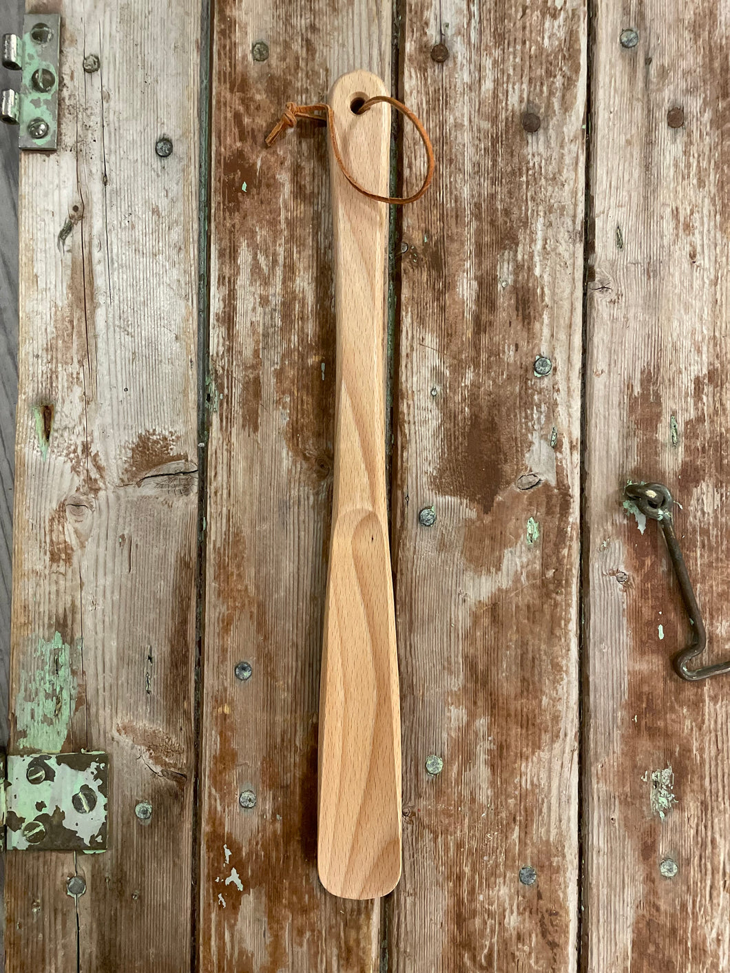 Skoskei i bøk, med lærhank