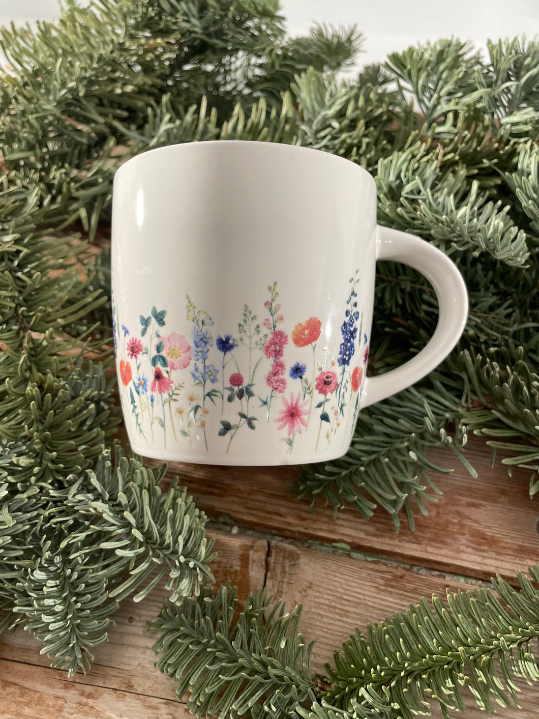 Søte kopper med blomstermotiv