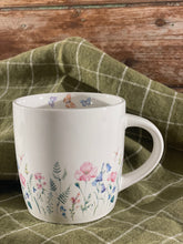 Last inn bildet i Galleri-visningsprogrammet, Søte kopper med blomstermotiv
